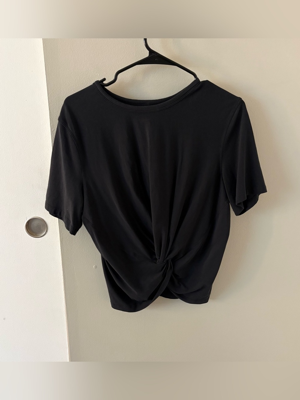 Lululemon Black Tie In Front Activewear T-Shirt Top Size Women’s 8 - Medium